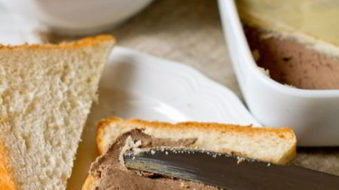 паштет из куриной печени с оливками и коньяком