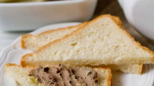 паштет из куриной печени с оливками и коньяком