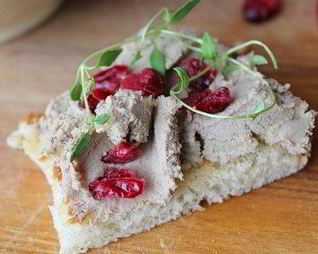 Паштет с печенью, грудкой и пармезаном