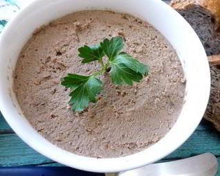 Печеночный паштет с фасолью