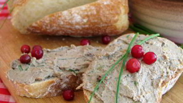 Рецепт Праздничный паштет из печени курицы с коньяком и изюмом