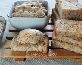 Селедочный паштет с морковью и луком