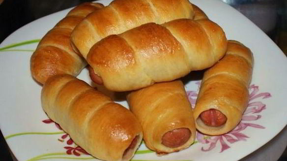 Рецепт Простые сосиски в дрожжевом тесте