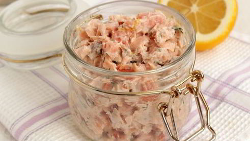 рийет из лосося с миндалем