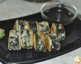 Горячие роллы с креветками