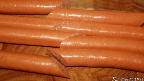 гриль-роллы с острыми колбасками джинга-джинга