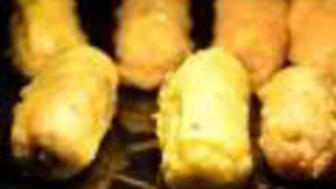 хрустящие роллы с начинкой из рыбы и песто