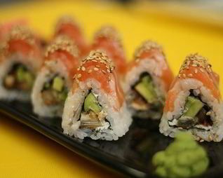 Роллы Гонконг с угрем по-домашнему