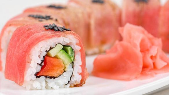 Рецепт Роллы из тунца, перца, авокадо и огурца