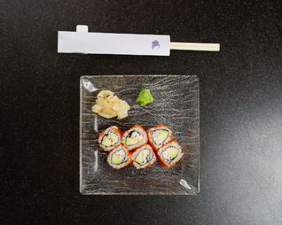 Роллы Калифорния с крабом