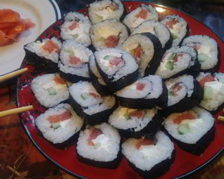 Роллы с форелью и сливочно-творожным сыром