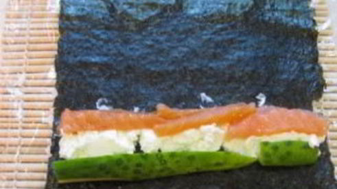 роллы с икрой летучей рыбы
