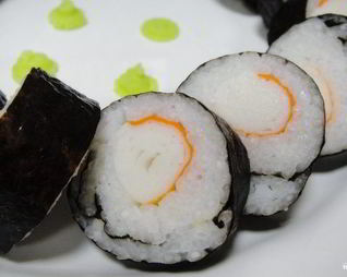 Роллы с крабовыми палочками