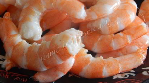 роллы с креветками и огурцом