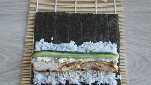 роллы с курицей