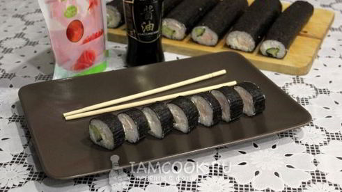 роллы с курицей