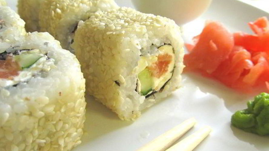 Рецепт роллы с лососем и сыром филадельфия