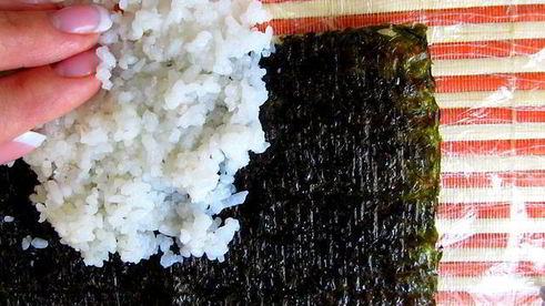 роллы с лососем и сыром филадельфия