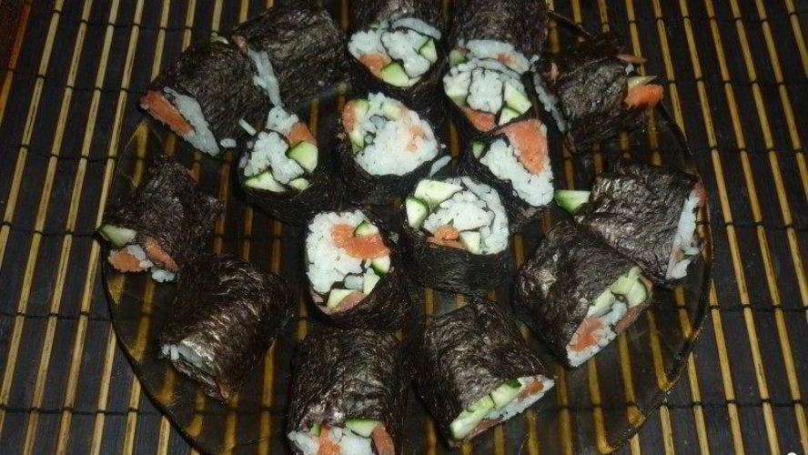 Рецепт роллы с семгой и огурцом