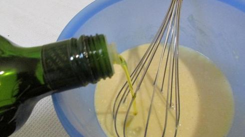 роллы с яичных блинчиков с курицей и салатом