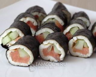 Роллы с яичным блинчиком