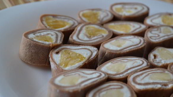 Рецепт Сладкие блинные роллы с творогом и фруктами