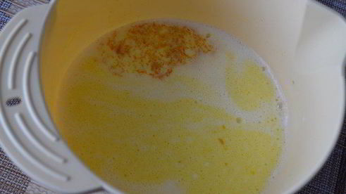 сладкие блинные роллы с творогом и фруктами