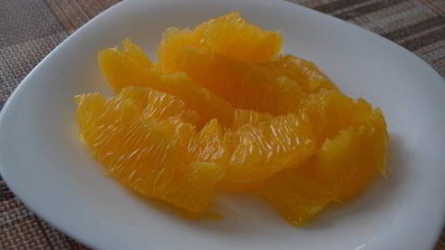 сладкие блинные роллы с творогом и фруктами