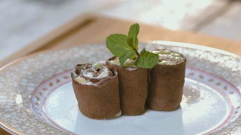 сладкие блинные роллы