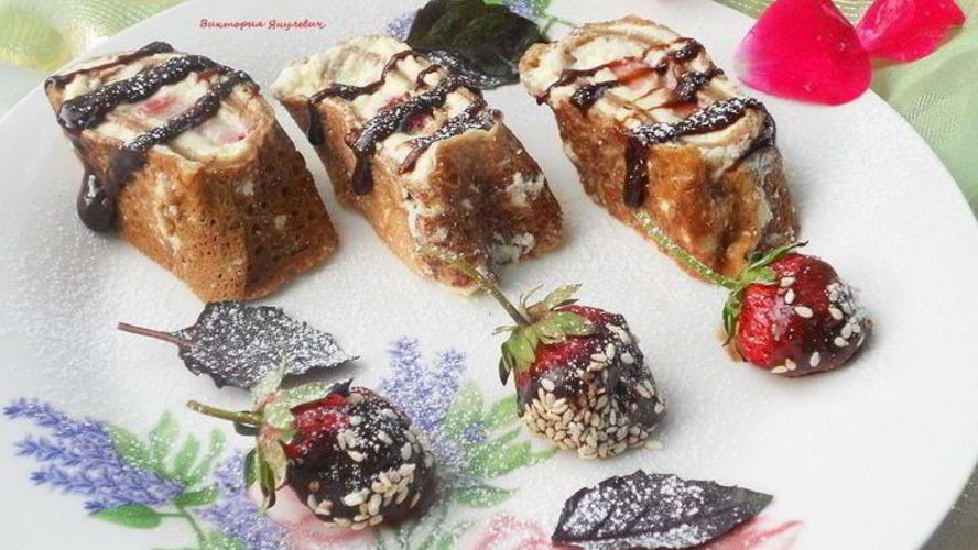 Рецепт сладкие роллы из шоколадных блинчиков с клубникой и лимонным курдом
