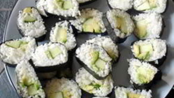 Рецепт Суши роллы с огурцом и авокадо