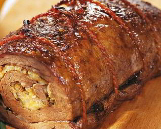 Банкетный рулет из говядины с сыром