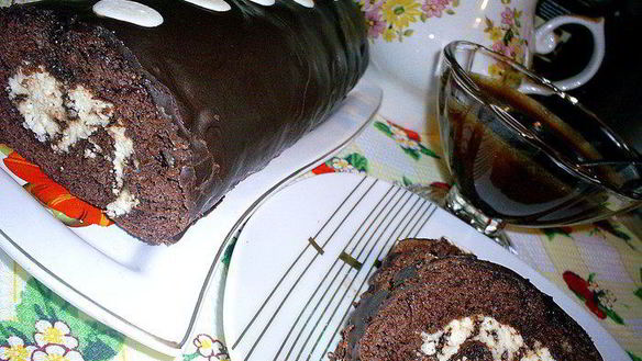 Рецепт Быстрый шоколадно-творожный рулет