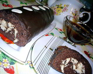 Быстрый шоколадно-творожный рулет