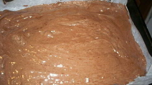 быстрый шоколадно-творожный рулет