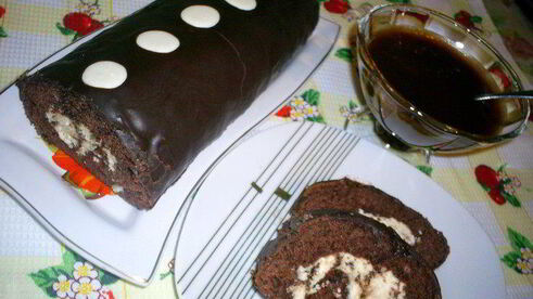 быстрый шоколадно-творожный рулет