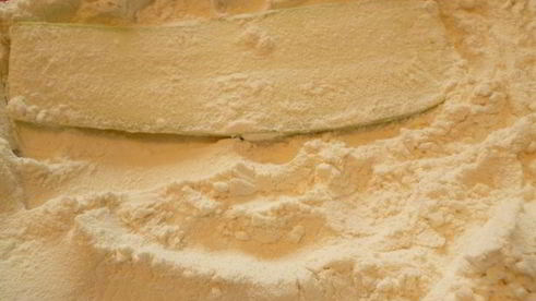 кабачковые рулетики с огуречно-сырной пастой