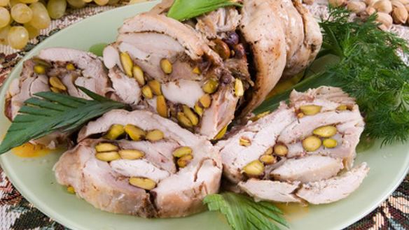 Рецепт Куриный рулет с фисташками