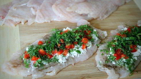 куриные рулетики в беконе