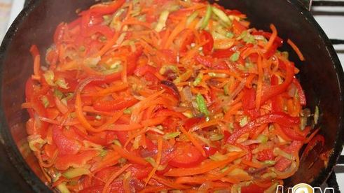 куриные рулеты с овощами и грудинкой