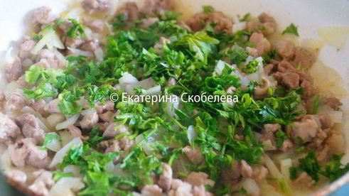 мекленбургский картофельный рулет с начинкой из мяса и зелени