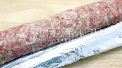 мясной рулет с маринованными огурчиками