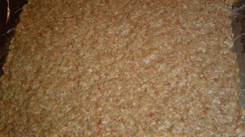 мясной рулет с языком и орехами