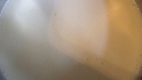 рулет из бисквитно-тыквенного теста с творожной начинкой