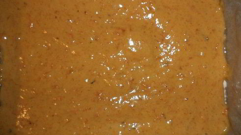 рулет из бисквитно-тыквенного теста с творожной начинкой