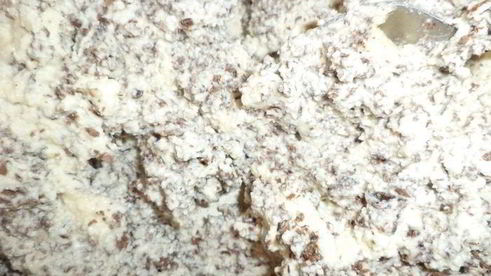 рулет из бисквитно-тыквенного теста с творожной начинкой