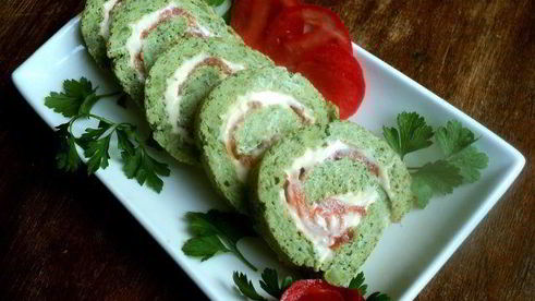 рулет из брокколи с семгой