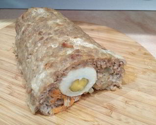 Рулет из фарша с овощами