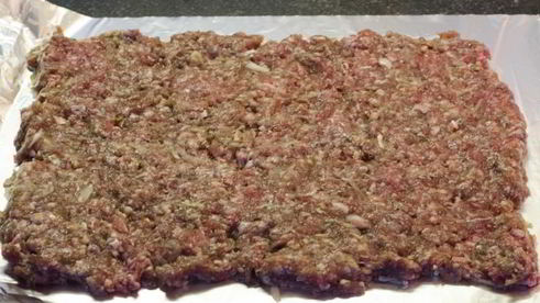 рулет из фарша с яйцом и сыром