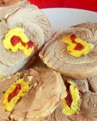 Рулет из голени индейки без кости